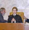 A ex-ministra do STF Ellen Gracie ao lado dos então presidente da República Luiz Inácio Lula da Silva e do Senado Garibaldi Alves Filho, em imagem de 2008  Foto: José Cruz / Agência Brasil
