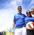 Renato Calicchio, Gabriela e a filha Bárbara, catarinenses descendentes de italianos, engrossaram a torcida da Azzurra em Natal  Foto: Alex Fernandes / PrimaPagina