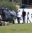 Família de Neymar chega de helicóptero para visita   Foto: Mowa Press / Divulgação