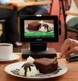 <p>Tablet da Ziosk é usado na rede de restaurante Chili Grill & Bar para os clientes fazerem seu pedido</p>  Foto: Ziosk / Divulgação