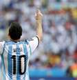 <p>Lionel Messi teve mais uma grande atuação e, com dois gols, assumiu artilharia da Copa do Mundo ao lado de Neymar</p>  Foto: Ricardo Matsukawa / Terra