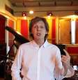 <p>Cantor esteve em tratamento por conta de uma virose</p>  Foto: Reprodução