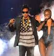 <p>Beyonc&eacute;&nbsp;e Jay-Z abriram a turn&ecirc; 'On The Run' no Sun Life Stadium, em Miami, na Fl&oacute;rida, nos Estados Unidos</p>  Foto: AP