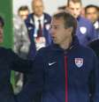 Amigos, Joachim Low e Jurgen Klinsmann se encontram em duelo na Copa do Mundo  Foto: Matthias Schrader / AP