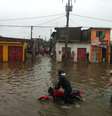 <p>Chuva deixou vários pontos de alagamento no Recife</p>  Foto: Allan Farina / Terra