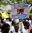 <p>Desde que as jovens nigerianas foram sequestradas, diversos protestos acontecerma no pa&iacute;s e no mundo contra o Boko Haram</p>  Foto: Reuters