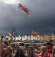 Tempestade de raios interrompe tarde de shows em Glastonbury   Foto: Ian Gavan  / Getty Images 