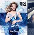 <p>A modelo se sentiu honrada em representar mesmo perfume que a mãe foi estrela nos anos 1990</p>  Foto: Divulgação