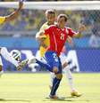 <p>Fernandinho foi titular do Brasil contra o Chile</p>  Foto: Ricardo Matsukawa / Terra