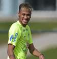 Neymar em treino da Seleção: A pessoa que eu mais amo há dois anos é o Neymar. Amo a energia dele. É gênio, diz Gloria Coelho  Foto: Getty Images 