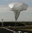 <p>Balão de alta altitude testa tecnologia que poderia ser usada para pousar em Marte</p>  Foto: NASA / AP