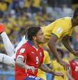 <p>Camisa 9 do Chile diz ter levado soco de Rodrigo Paiva, e exigiu punição mais rigorosa a assessor do Brasil</p>  Foto: Ricardo Matsukawa / Terra