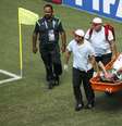 <p>Héctor Moreno deixou gramado com muitas dores</p>  Foto: Mike Blake / Reuters