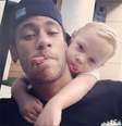 <p>Assíduo nas redes sociais, Neymar é o mais popular entre os jogadores</p>  Foto: Instagram/ @neymarjr / Reprodução