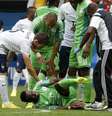 Francês Matuidi faz falta em Onazi, da Nigéria  Foto: Siphiwe Sibeko / Reuters