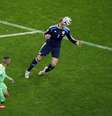<p>Goleiro alemão Neuer se destacou por cortar contra-ataques da Argélia</p>  Foto: Fabrizio Bensch / AP