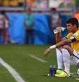 <p>Capitão, Thiago Silva se isolou antes das cobranças de pênalti</p>  Foto: Vanderlei Almeida / AFP
