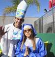 O casal paulistano Bruno Mercurio e Mariana Bernardeli deixou a rivalidade de lado e prestou homenagem ao papa Francisco para torcer pela Argentina   Foto: William Lucas / PrimaPagina