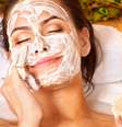 Máscara de banana e mel  é uma boa opção para hidratar e dar um efeito rejuvenescedor à cútis de forma rápida, barata e eficaz     Foto: Shutterstock
