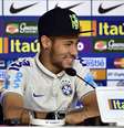 <p>Atacante diz não sofrer mais com problemas no joelho que sentiu após partida contra o Chile</p>  Foto: Gaspar Nóbrega / Vipcomm