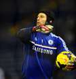 O goleiro Petr Cech deve trocar o Chelsea pelo Arsenal  Foto: Laurence Griffiths / Getty Images 