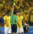 Thiago Silva recebe cartão amarelo e está fora da semifinal, caso o Brasil passe  Foto: Marcelo del Pozo / Reuters