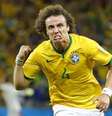 <p>David Luiz comemora após marcar gol em jogo contra a Colômbia </p>  Foto: Stefano Rellandini / Reuters