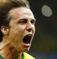 David Luiz comemora gol do Brasil contra a Colômbia.  Foto: Stefano Rellandini / Reuters