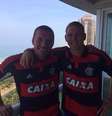 <p>Lukas Podolski e Bastian Schweinsteiger vestiram a camisa do Flamengo durante o Mundial</p>  Foto: Twitter / Reprodução