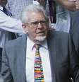 <p>Rolf Harris&nbsp;chega &agrave; Corte&nbsp;Southwark Crown para ser condenado, em Londres, em&nbsp;4 de julho</p>  Foto: Bogdan Maran / AP