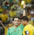 <p>Thiago Silva levou cartão que o tira da semifinal da Copa</p>  Foto: Ricardo Matsukawa / Terra