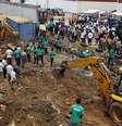 Equipes de resgate removem destroços de construção que colapsou na periferia de Chennai, na Índia  Foto: Arun Sankar K / AP