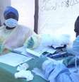 O ebola pode ser transmitido através do contato com os fluidos corporais da pessoa infectada  Foto: Reuters