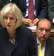 <p>Secretária do Interior, Theresa May, anuncia aos deputados na Câmara dos Comuns, em Londres, a revisão nas investigações sobre abuso sexual</p>  Foto: PA / AP