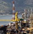 O volume total de petróleo extraído em março somou 2,413 milhões de barris por dia   Foto: Sergio Moraes / Reuters
