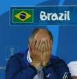 <p>Durante a derrota por 7 a 1 para a Alemanha, na semifinal da Copa do Mundo, o técnico Felipão foi da apatia à revolta na beira do campo do estádio do Mineirão, em Belo Horizonte; o resultado eliminou o Brasil da final</p>  Foto: Ruben Sprich / Reuters
