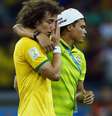 Jogadores e comissão técnica lamentam a goleada por 7 a 1 contra a Alemanha e eliminação da Copa do Mundo no Mineirão. Na foto, David Luiz chora no gramado  Foto: Eddie Keogh / Reuters