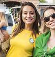 <p>Brasileiros fazem festa pós-jogo na Vila Madalena junto aos estrangeiros</p>  Foto: Bruno Santos / Terra