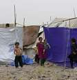 <p>Crian&ccedil;as paquistanesas brincam do lado de fora da&nbsp;sua tenda em um campo de refugiados na prov&iacute;ncia de Khost, em 2 de julho.&nbsp;A Autoridade de Gest&atilde;o das Cat&aacute;strofes afirma que&nbsp;43% dos deslocados internos do Paquist&atilde;o s&atilde;o crian&ccedil;as</p><p>&nbsp;</p>  Foto: Omar Sobhani  / Reuters