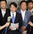 Ministro da Defesa do Japão, Itsunori Onodera, criticou o lançamento de mísseis norte-coreanos  Foto: Kyodo News / AP
