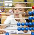 <p>Os pais podem podem ajudar os filhos a desenvolver habilidades matemáticas</p>  Foto: Reprodução