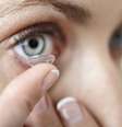 Médicos falaram que a infecção aconteceu entre os olhos e as lentes  Foto: Getty Images 
