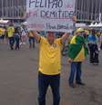 <p>Torcedor pede saída de Felipão</p>  Foto: Terra