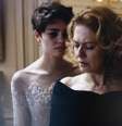 <p>Cena com Duda (Sophie Charlotte) e Angela (Patr&iacute;cia Pillar)</p>  Foto: TV Globo / Divulgação