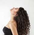 Volume pode ser controlado com produtos certos para seu tipo de cabelo  Foto: Avesun/Shutterstock