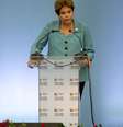 "Uma coisa dessas não sai se não houver uma busca de consenso", disse Dilma  Foto: Silvia Izquierdo / AP