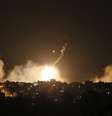 <p>Anúncio da operação por terra foi precedido de um intenso bombardeio da Força Aérea, Marinha e artilharia israelenses</p>  Foto: Lefteris Pitarakis / AP