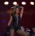 Beyoncé se apresenta no Super Bowl em Nova Orleans, Louisiana. 3/2/ 2013.  Foto: Jeff Haynes / Reuters
