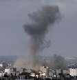 <p>Uma coluna de fumaça sobe após um ataque de mísseis de Israel na Cidade de Gaza, na Faixa de Gaza, em 18 de julho</p>  Foto: AP