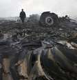 Destroços do avião da Malaysia Airlines que caiu na região de Donetsk, no leste da Ucrânia. 17/06/2014.  Foto: Maxim Zmeyev / Reuters